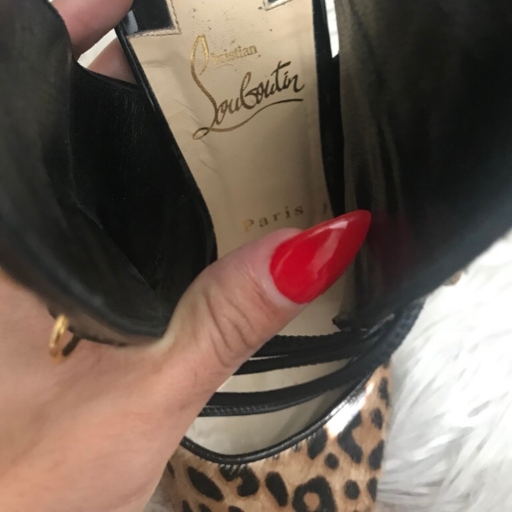 Red bottoms louboutins ❄️💃🏽 on sale